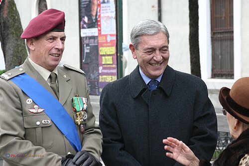 Gen.B. Aldo PICCOTTI - Prefetto di Cb Stefano TROTTA.JPG